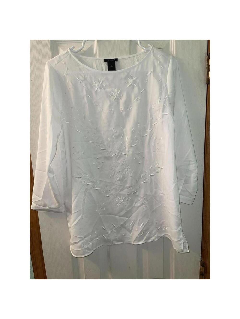 Stylish Ann Taylor Factory Embroidered White Top